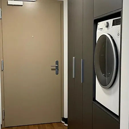 Metropolis Executive Suite, 24-7 Check In Lägenhet *