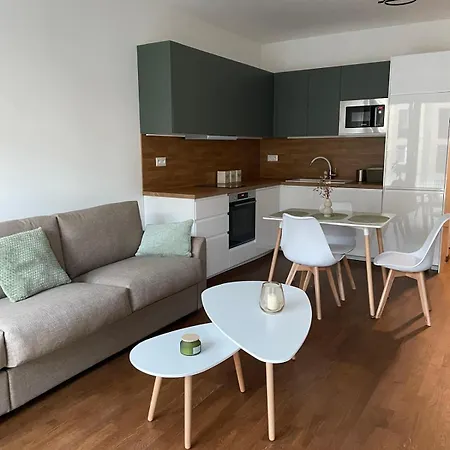 Metropolis Executive Suite, 24-7 Check In Bratislava